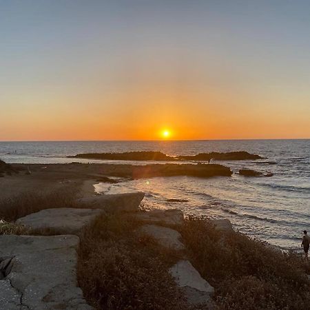 Sunset And Sea View, Wifi And More Ashkelon Exterior photo