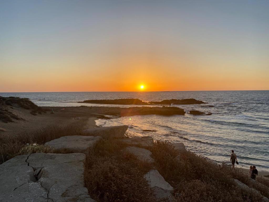 Sunset And Sea View, Wifi And More Ashkelon Exterior photo